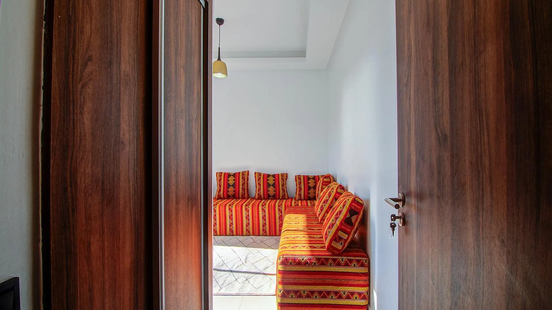 Modern Beachfront Apartment With Sea View Αγκαντίρ