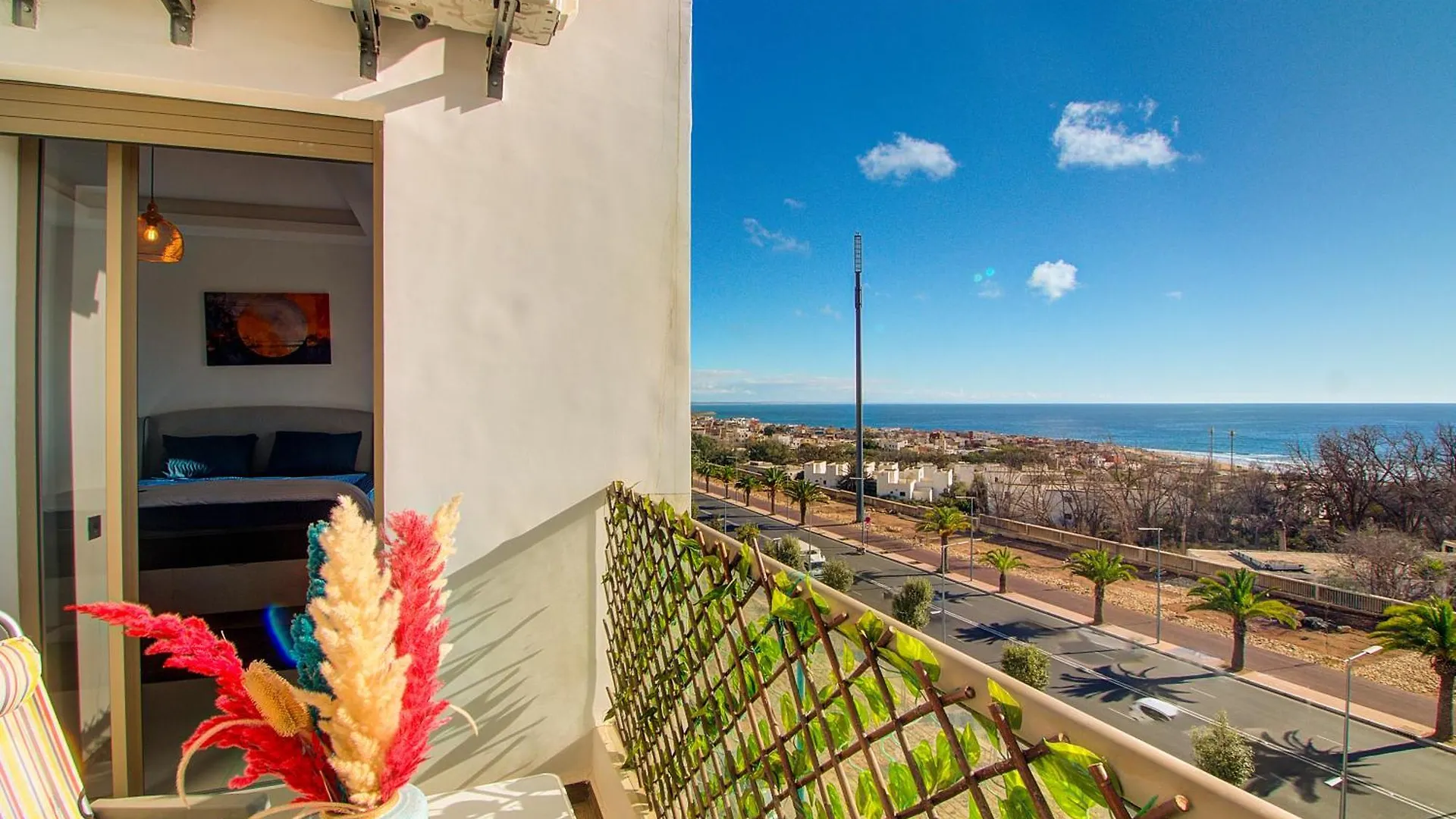 Modern Beachfront Apartment With Sea View Αγκαντίρ