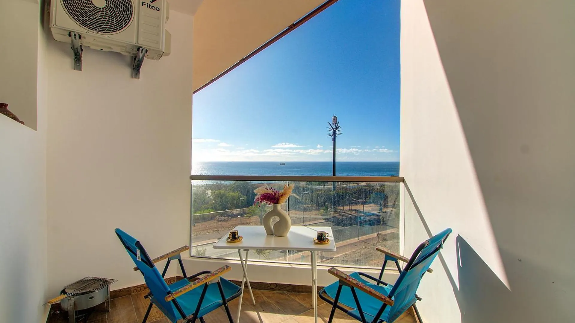 Modern Beachfront Apartment With Sea View Αγκαντίρ